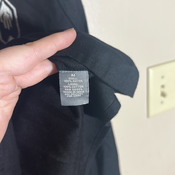 Neiman Marcus Black White Embroidered Boho Top | Medium - Picture 4 of 4